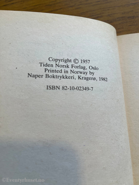Alf Prøysen. 1957. Kjerringa som ble så lita som ei teskje. Bok.