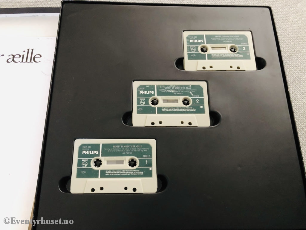 Alf Prøysen. Graset Er Grønt For Æille. 3 Plater På Kassett! Kassett (Mc)