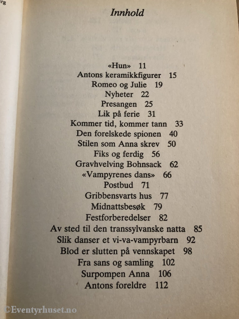 Angela Sommer-Bodenburg. 1990 (1987). Den Vesle Vampyren Og Den Store Kjærligheten. Fortelling