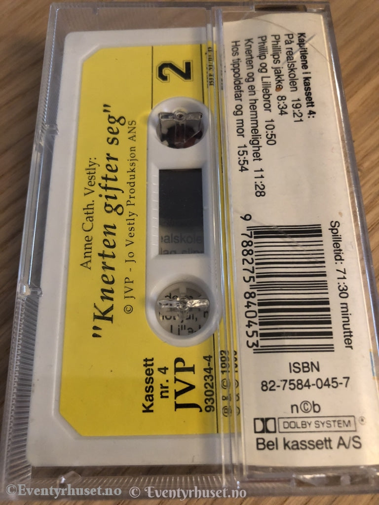 Anne-Cath. Vestly. 1993. Knerten Gifter Seg. Kassett 4. Kassettbok