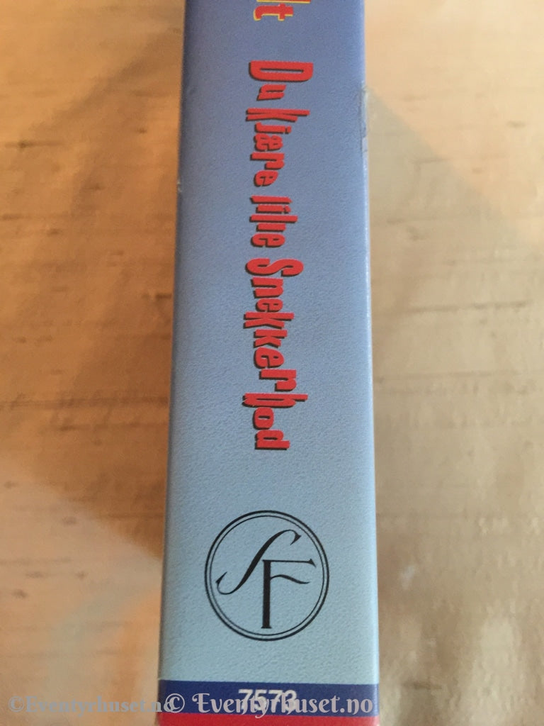 Astrid Lindgren. 1971. Matiné - Festen I Katthult. Du Kjære Lille Snekkerbod. Vhs. Vhs