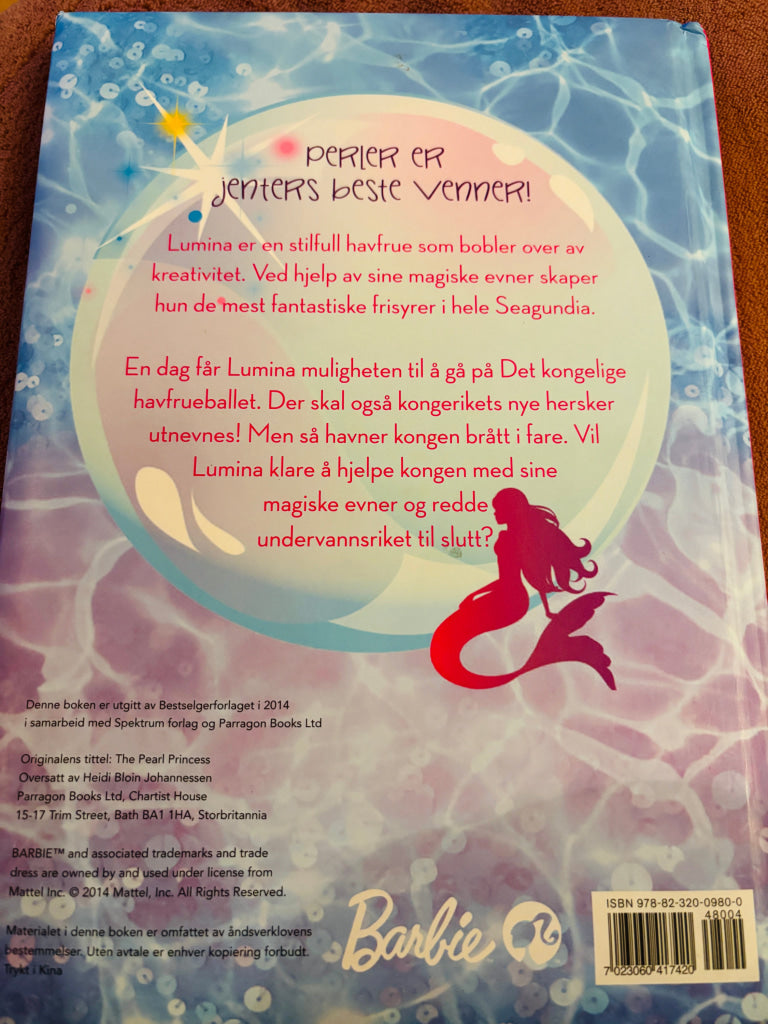 Barbie – Perleprinsessen. Bok.