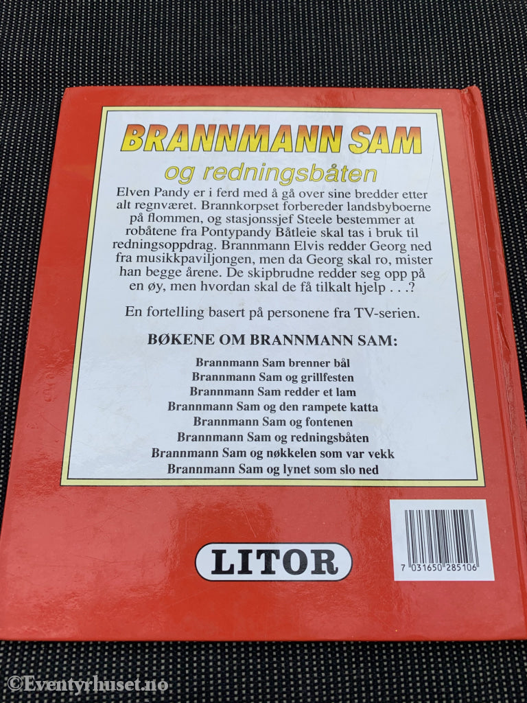 Brannmann Sam Og Redningsbåten. 1985/92. Fortelling