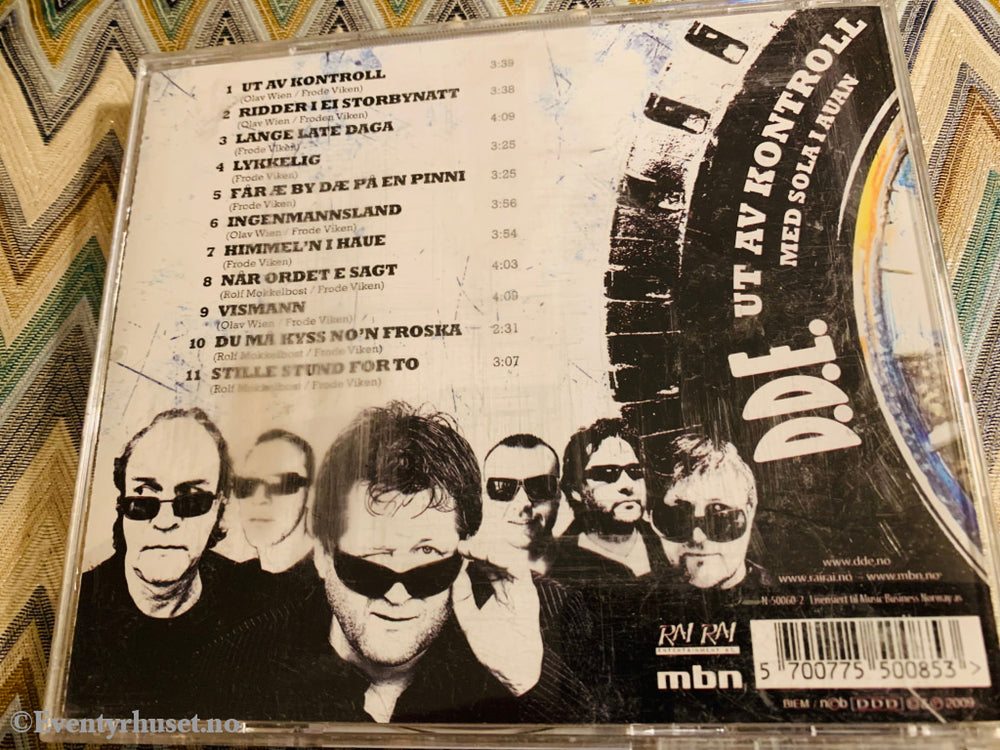 D. E. Ut Av Kontroll Med Sola I Auan. Cd. Cd