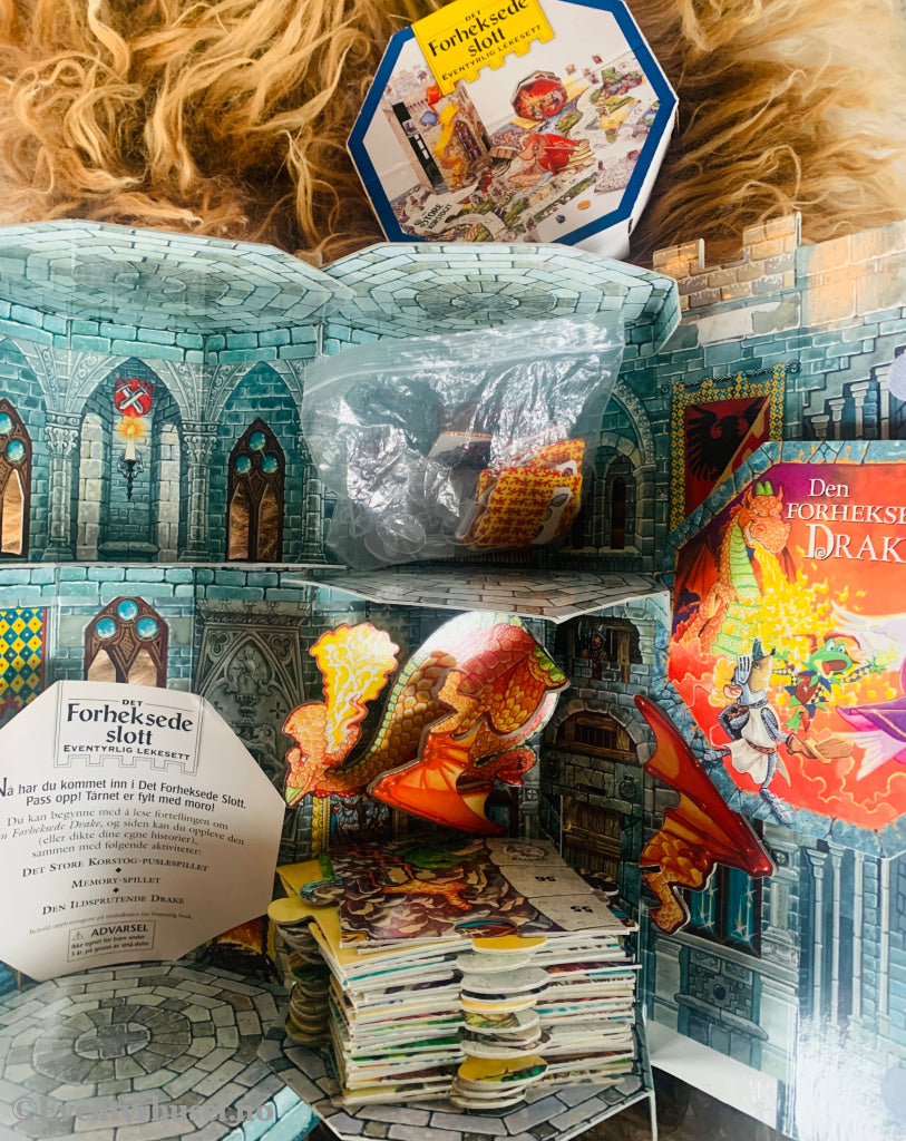 Det forheksede slott - Eventyrlig lekesett. Leker