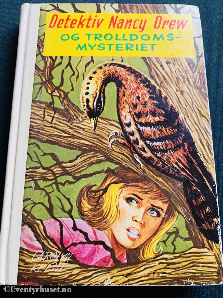 Detektiv Nancy Drew 54. Og Trolldomsmysteriet. 1974. Fortelling