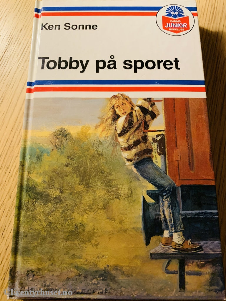 Disney Junior Bokklubb. Ken Sonne. Tobby På Sporet. Fortelling