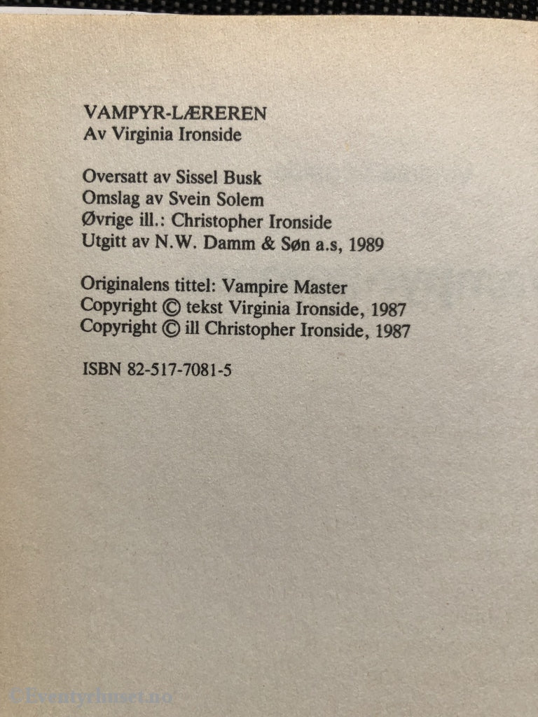 Disney Junior Bokklubb. Virginia Ironside. 1989. Vampyr-Læreren. Fortelling