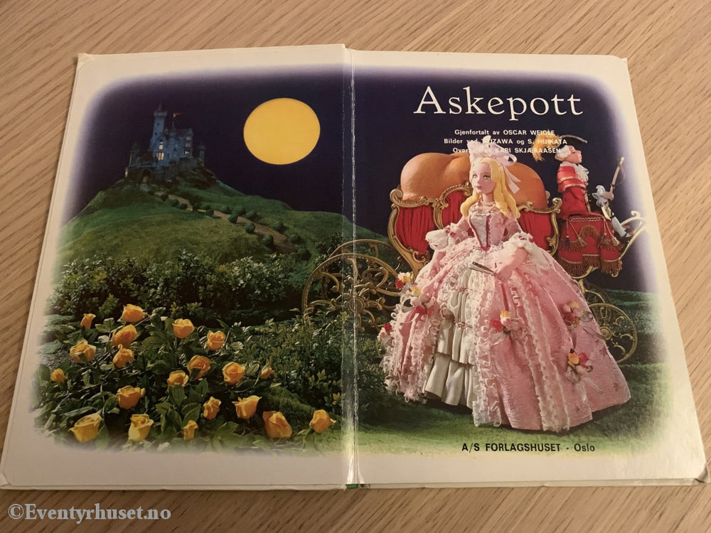 En Eventyrbokserie For De Yngste. 1970. Askepott. 3D-Forside. Eventyrbok