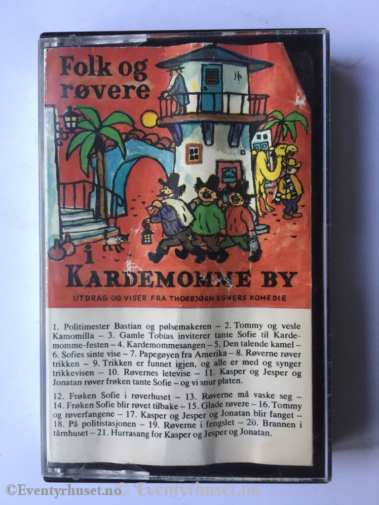 Folk Og Røvere I Kardemomme By Utdrag Viser Fra Thorbjørn Egners Komedie.kassettbok. Kassettbok