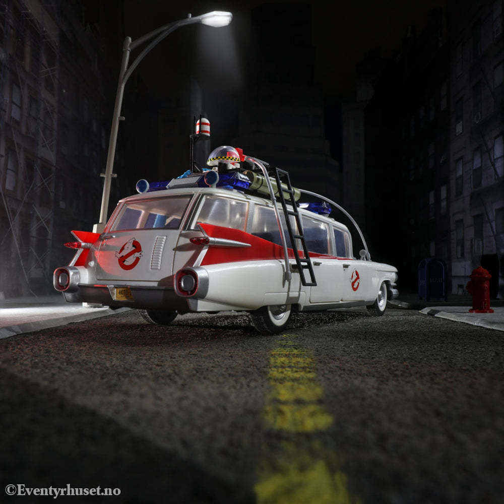 Ghostbusters Plasma Series Vehicle 1/18 Ecto-1 (1984). Mint In Sealed Box (MISB)! Actionfigur