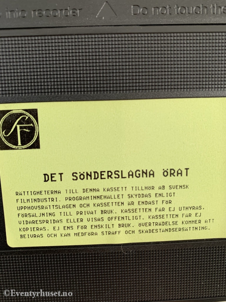 Hergé: Tintin. Det Sönderslagna Örat. 1991. Vhs. Svensk Tale. Vhs