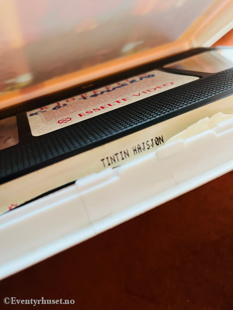 Hergé: Tintin Og Haisjøen. 1981. Vhs. Vhs