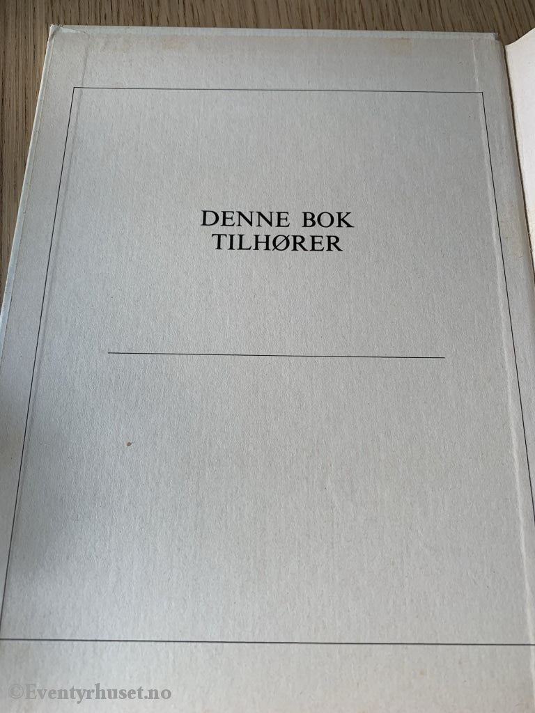 Hjemmets Småbokserie Nr. 12. Disney. 1975. Timmi Gresshoppe. Fortelling