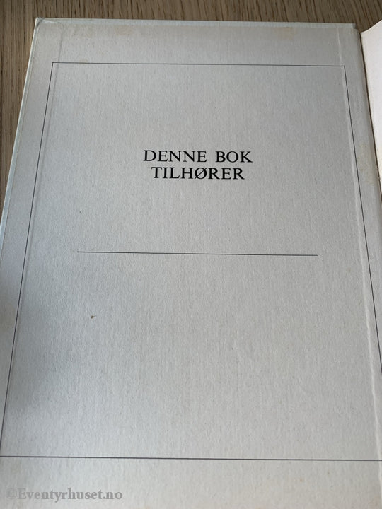 Hjemmets Småbokserie Nr. 12. Disney. 1975. Timmi Gresshoppe. Fortelling