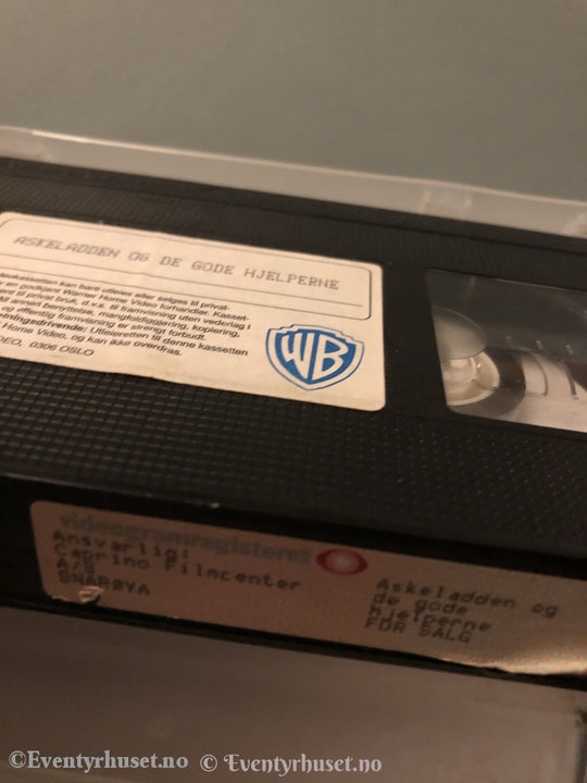 Ivo Caprino. Askeladden Og De Gode Hjelperne. Vhs. Vhs
