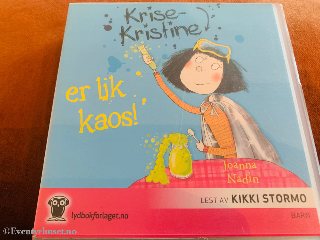 Joanna Nadin. Krise-Kristine er lik kaos!. 2010. Lydbok på CD.