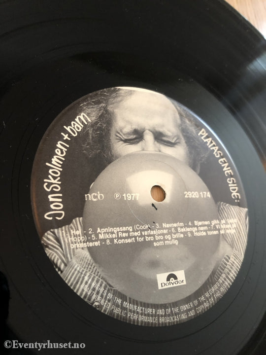 Jon Skolmen + Barn = Sant. 1977. Lp. Fortsatt I Delvis Plast. Lp Plate