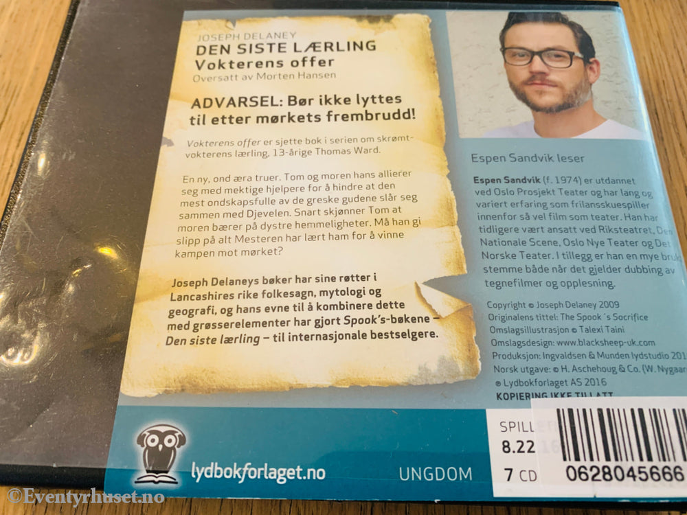 Joseph Delaney. Den siste lærling: Vokterens offer. 2012. Lydbok på CD.
