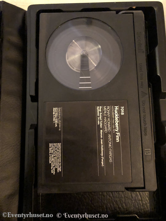 Mark Twain´s Huckleberry Finn. Beta Film.