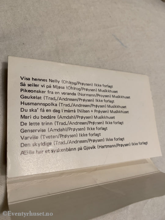 Nora Synger Prøysen. Kassett. Kassett (Mc)
