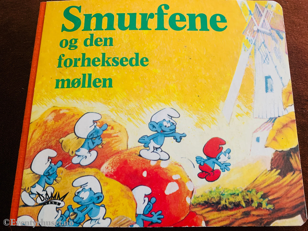 Peyo. Smurfene og den forheksede møllen. 1983. Bok.