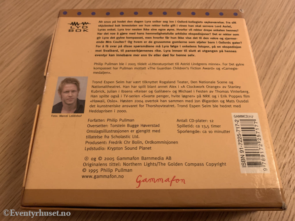 Philip Pullman. 1995/05. Det Gylne Kompasset. Den Mørke Materien 1. Lydbok På 12 X Cd.