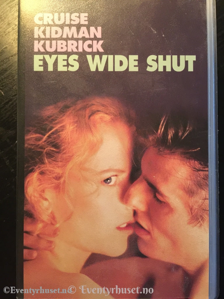 Stanley Kubrick. 1999. Eyes Wide Shut. VHS. Eventyrhuset