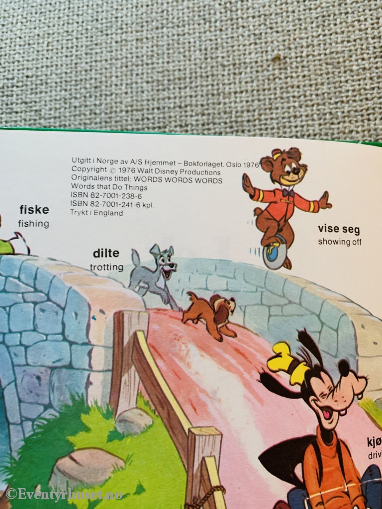Walt Disney. 1976. Lek Med Ord. Verber. Fortelling