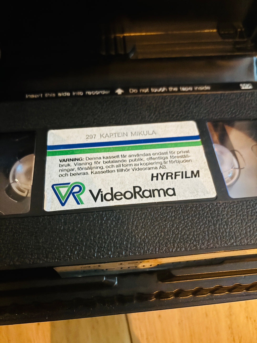 Kaptein Mikula. VHS Big Box.