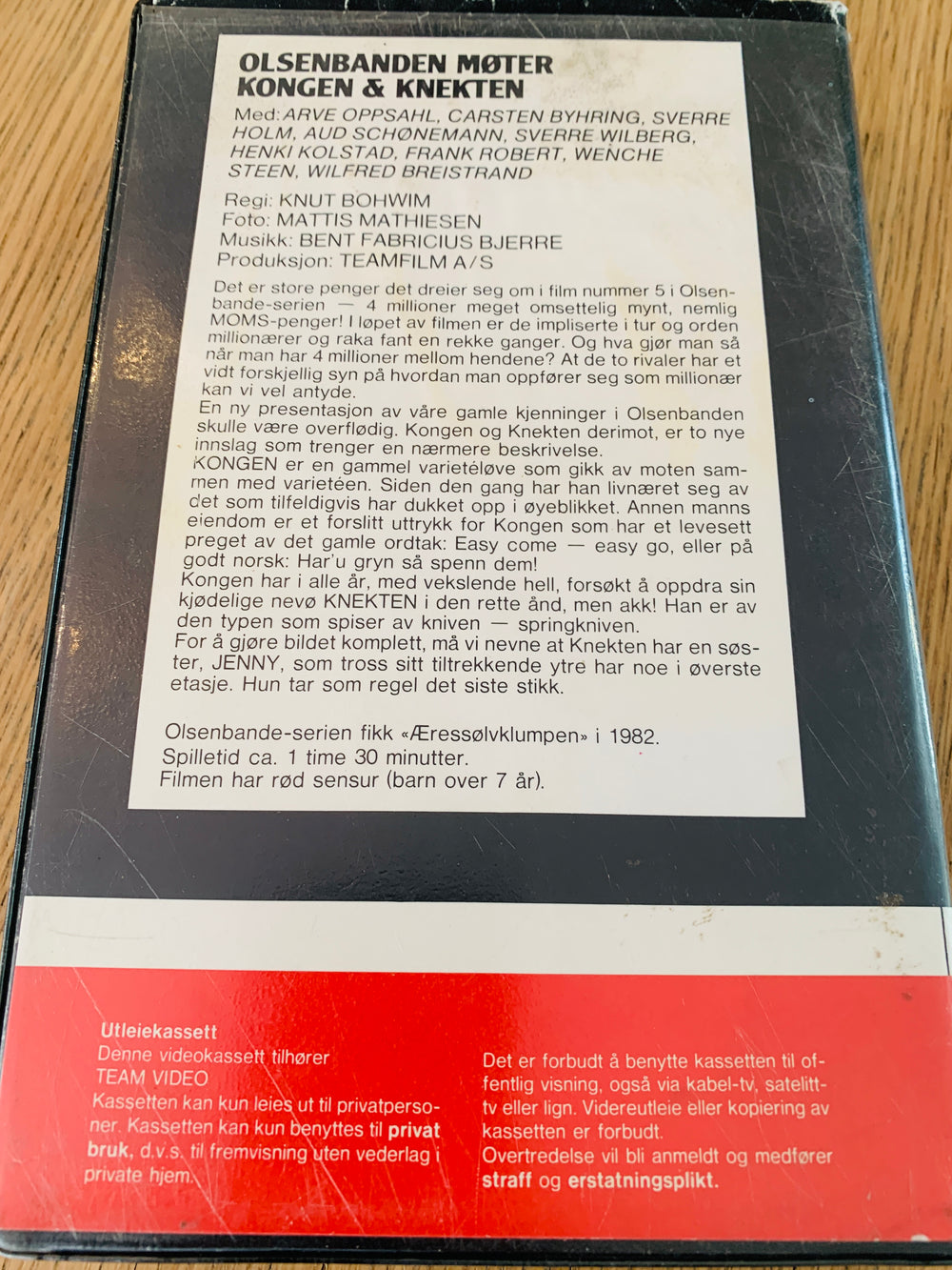 Olsenbanden møter kongen og knekten. 1974. VHS Big Box.