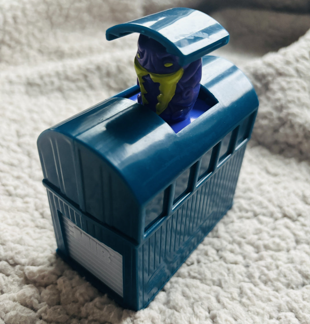 Men in Black Alien Pop-Up Building Buster (Burger King). 1998.