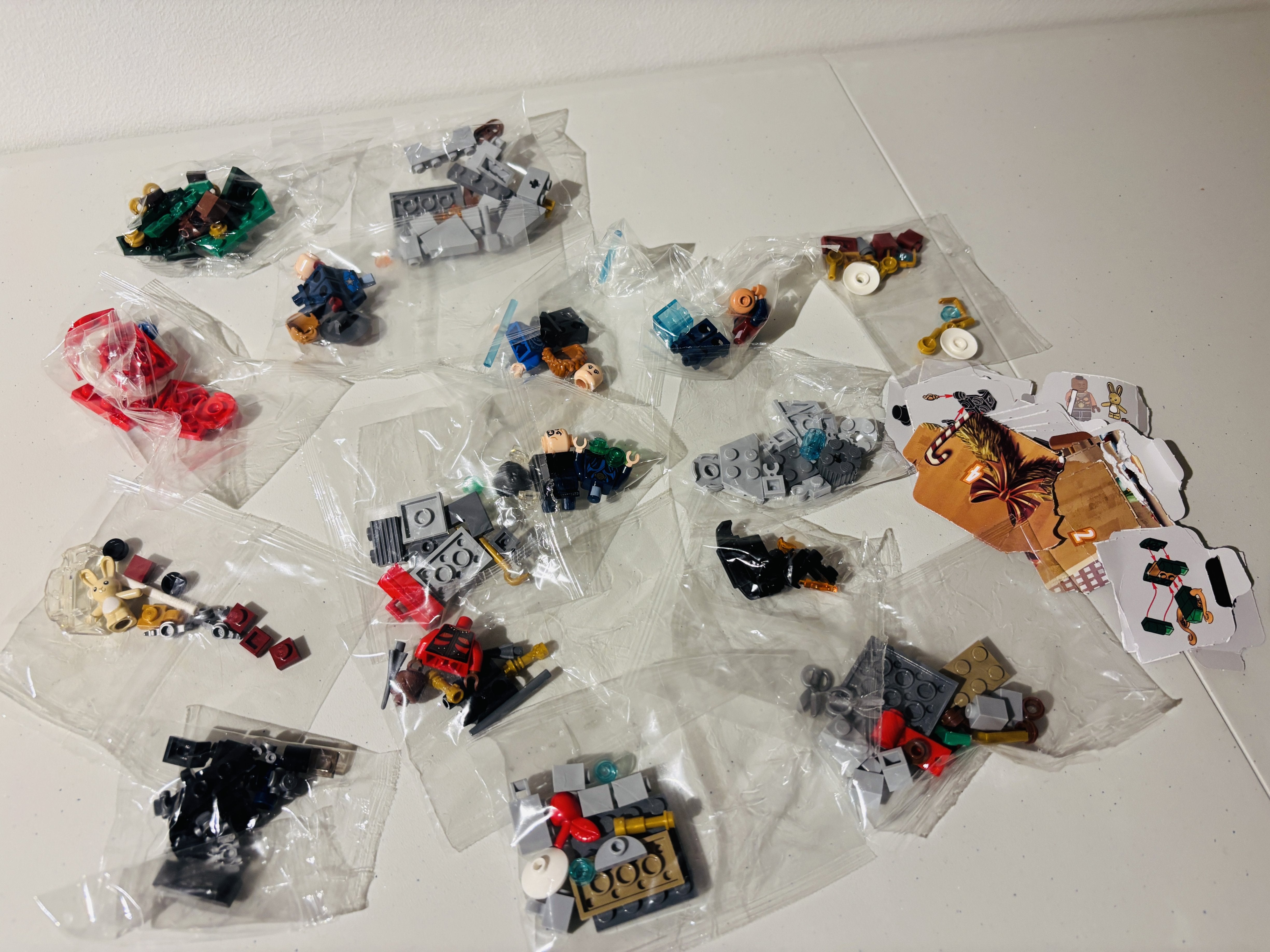 LEGO minifigur deler i plast – blandet lot fra julekalender