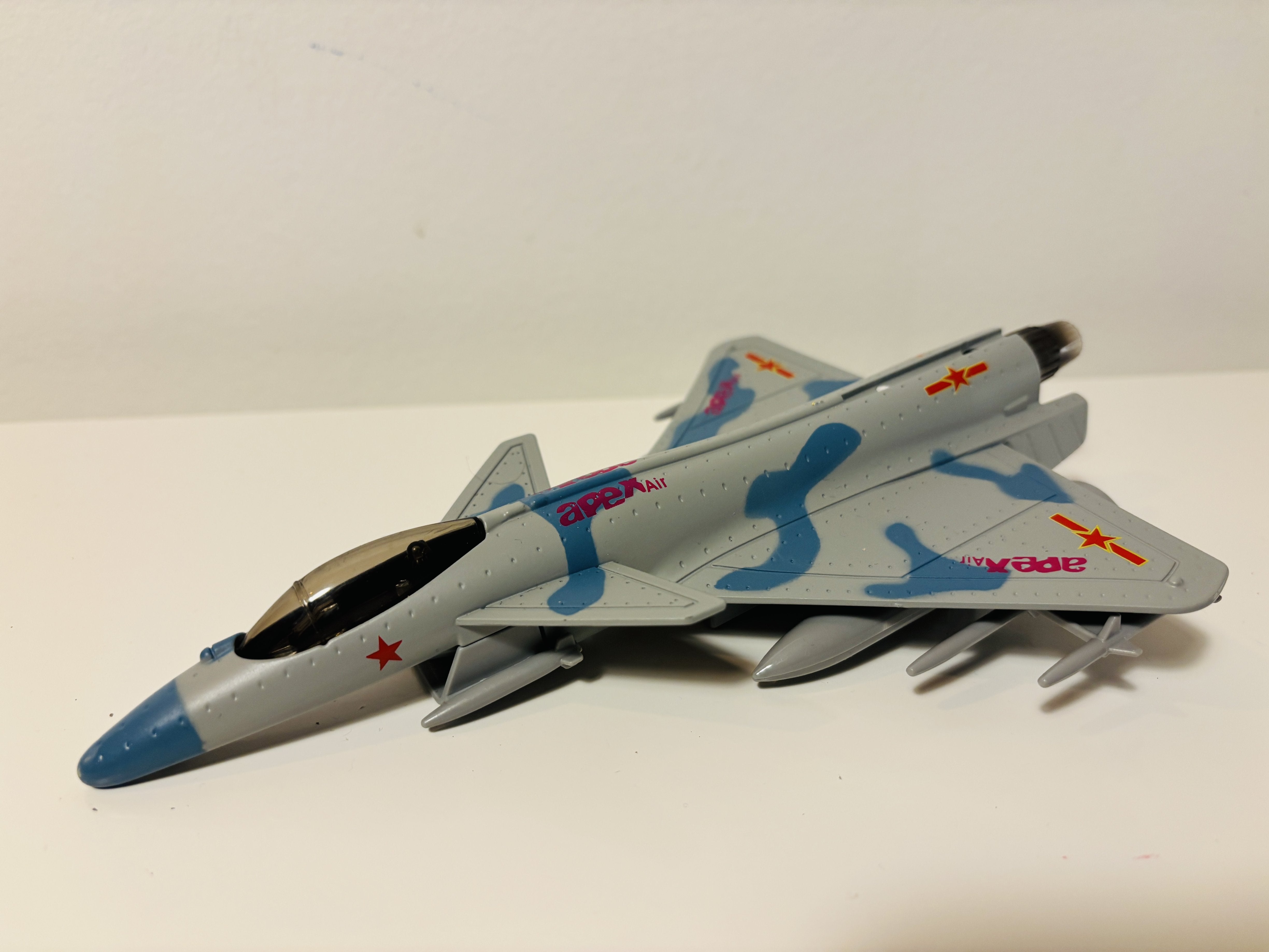 Lekefly jagerfly – camouflage design