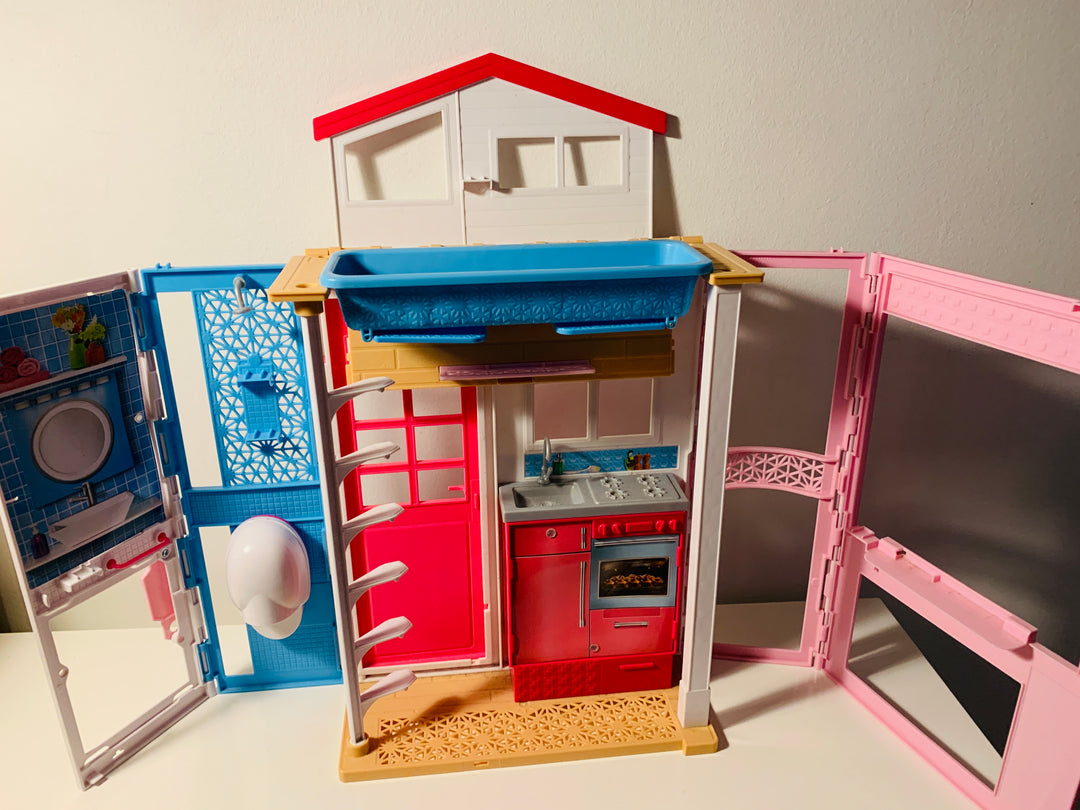 Barbie hus / sammenleggbart lekesett (modell DVV47)