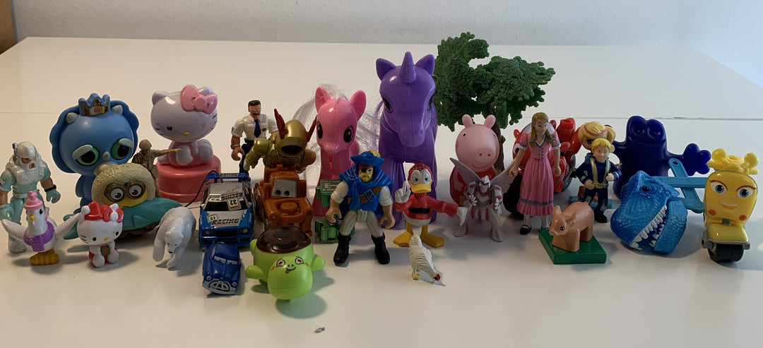 Samling av diverse småfigurer
