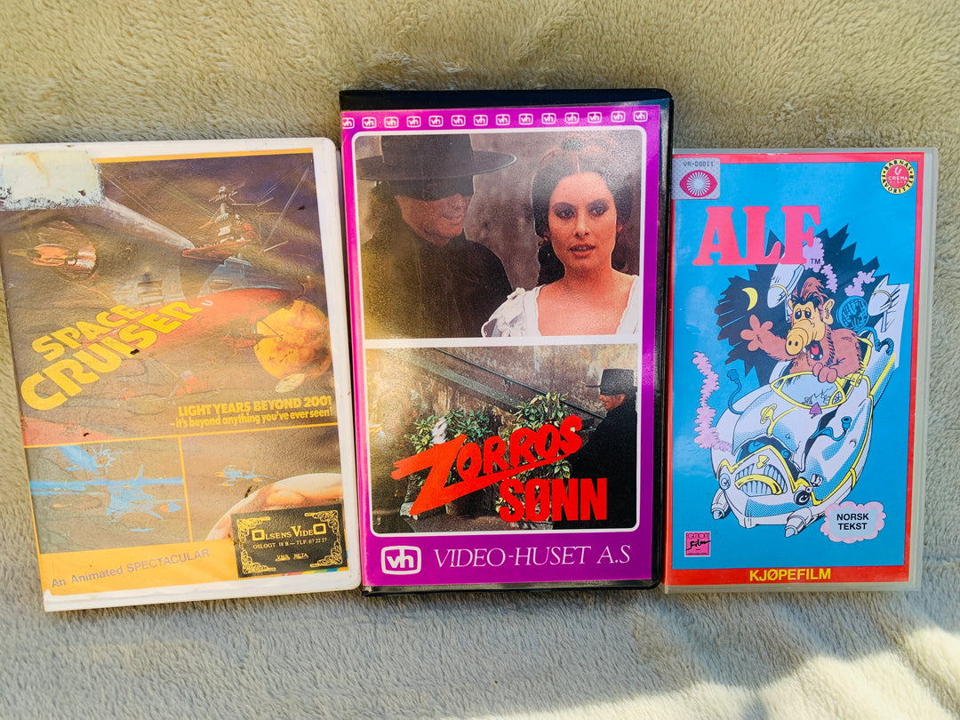 VHS tomme cover-pakke: Space Cruiser, Zorro, ALF