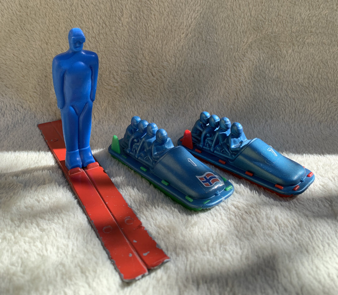 Skihopper og to bobsleder
