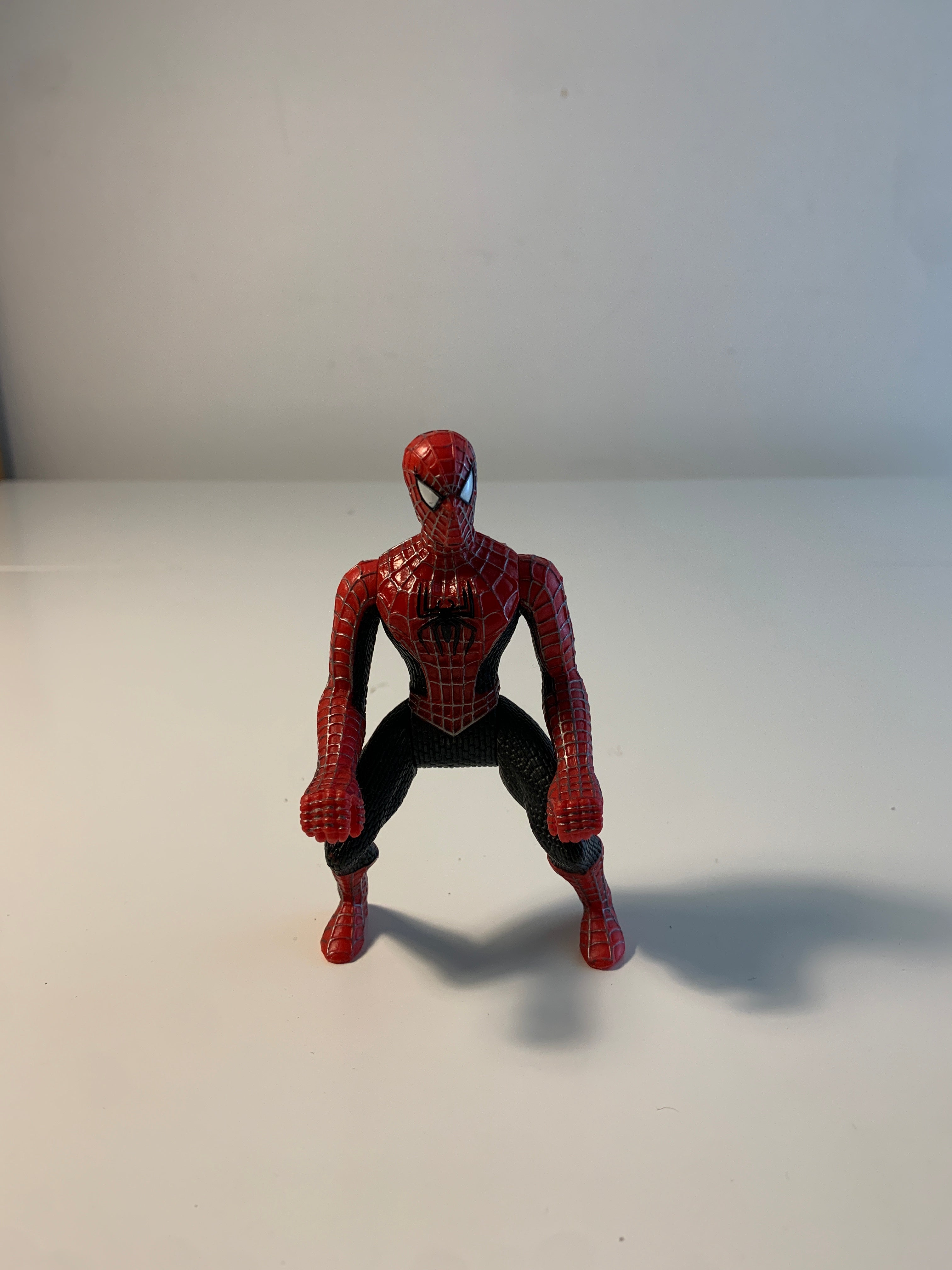 Spider-Man figur rød/sort