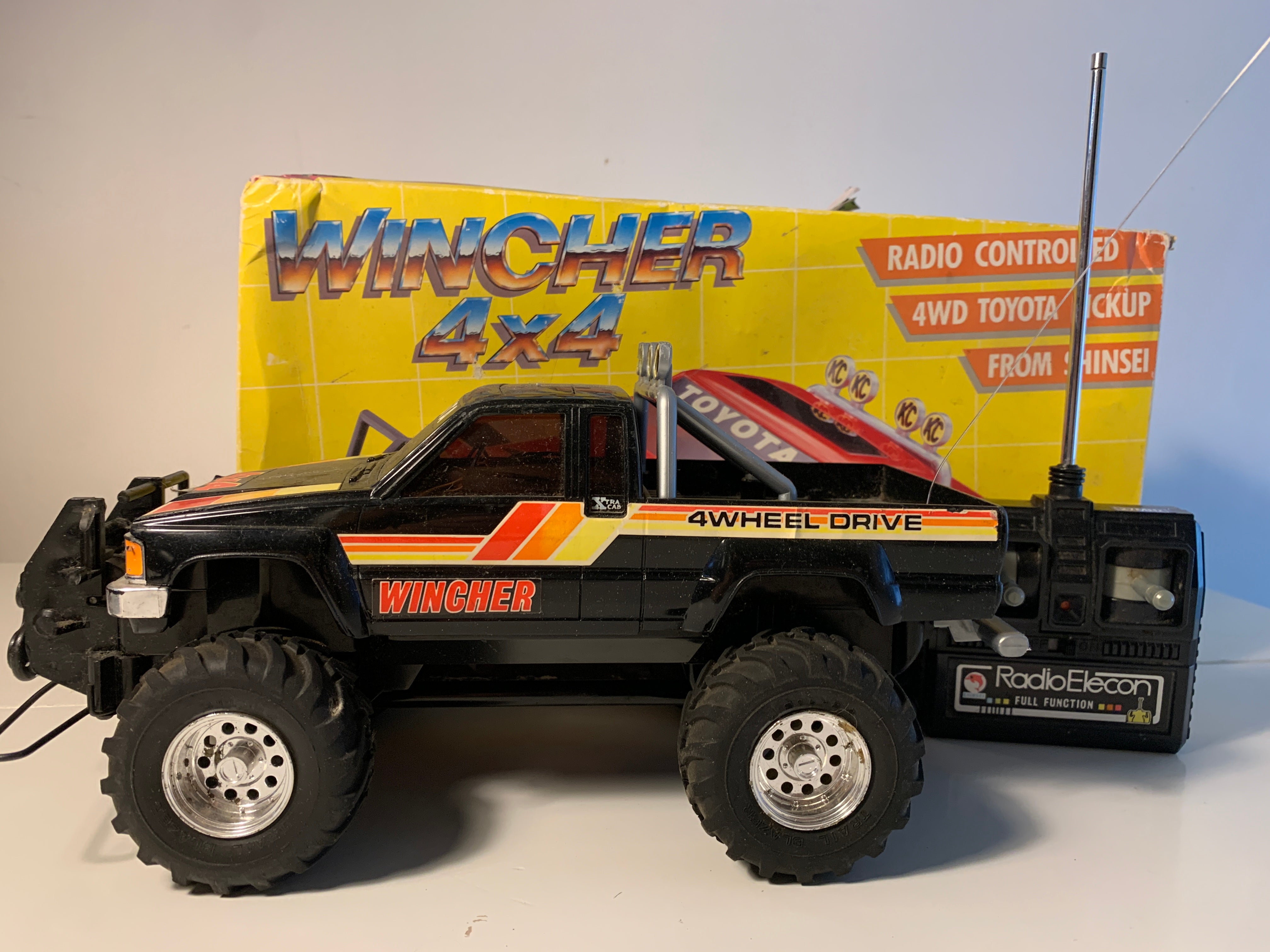 Wincher 4x4 radiostyrt Toyota pickup