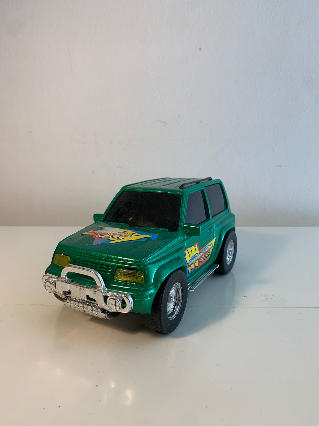 Grønn SUV leketøybil