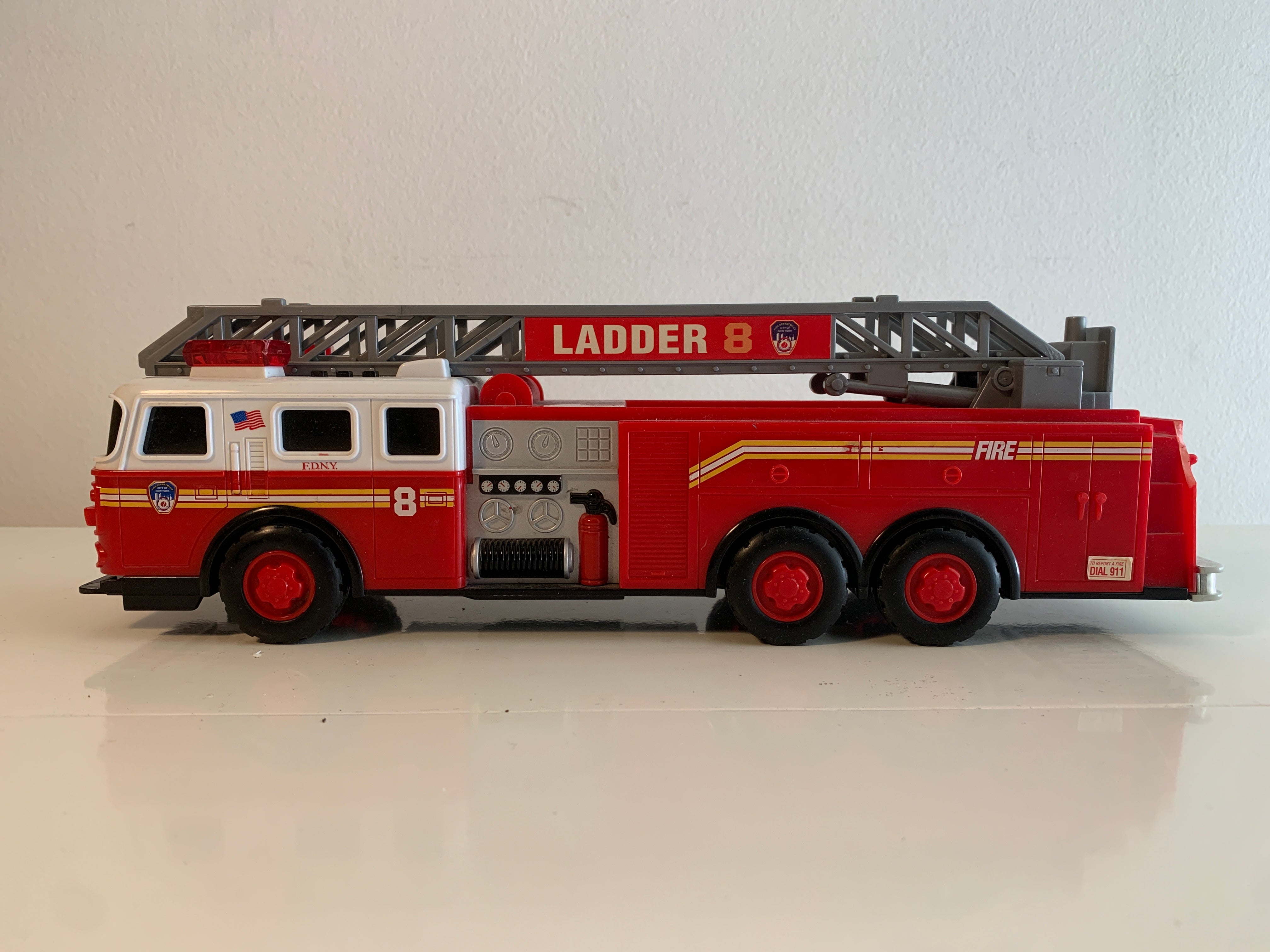 Ladder 8 brannbil leketøy