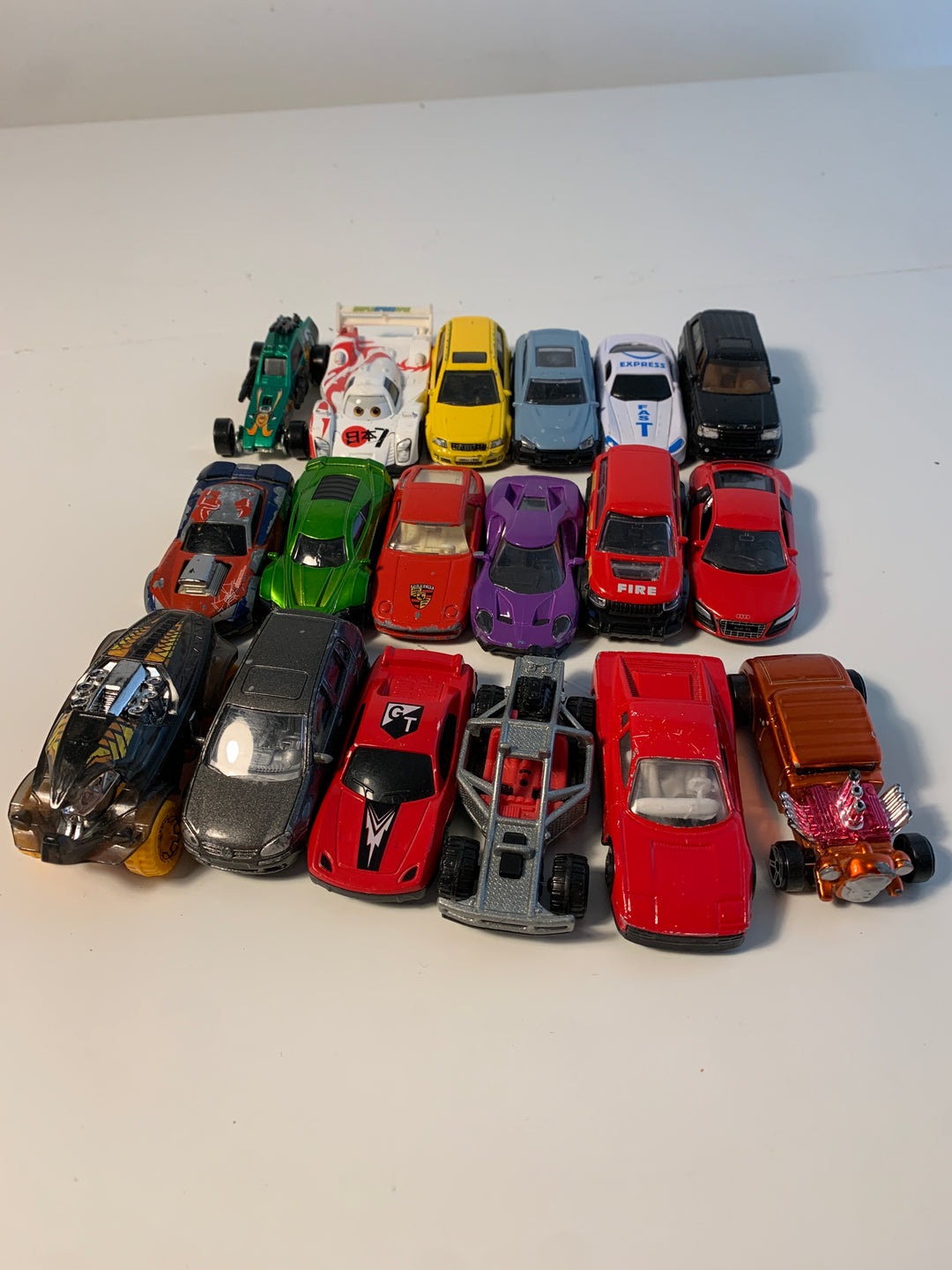 Stor samling små lekebiler