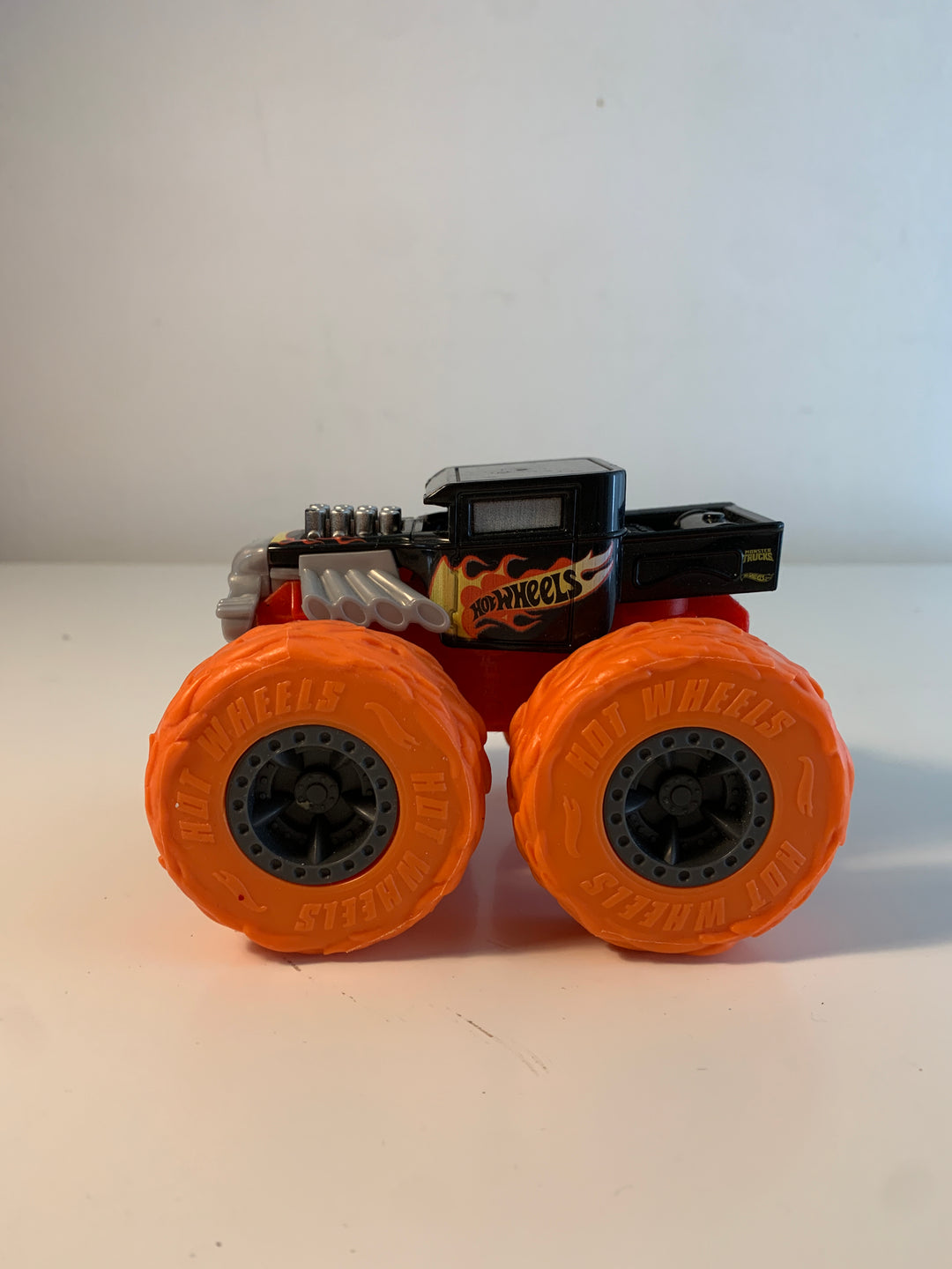 Hot Wheels Monster Truck "Bone Shaker"