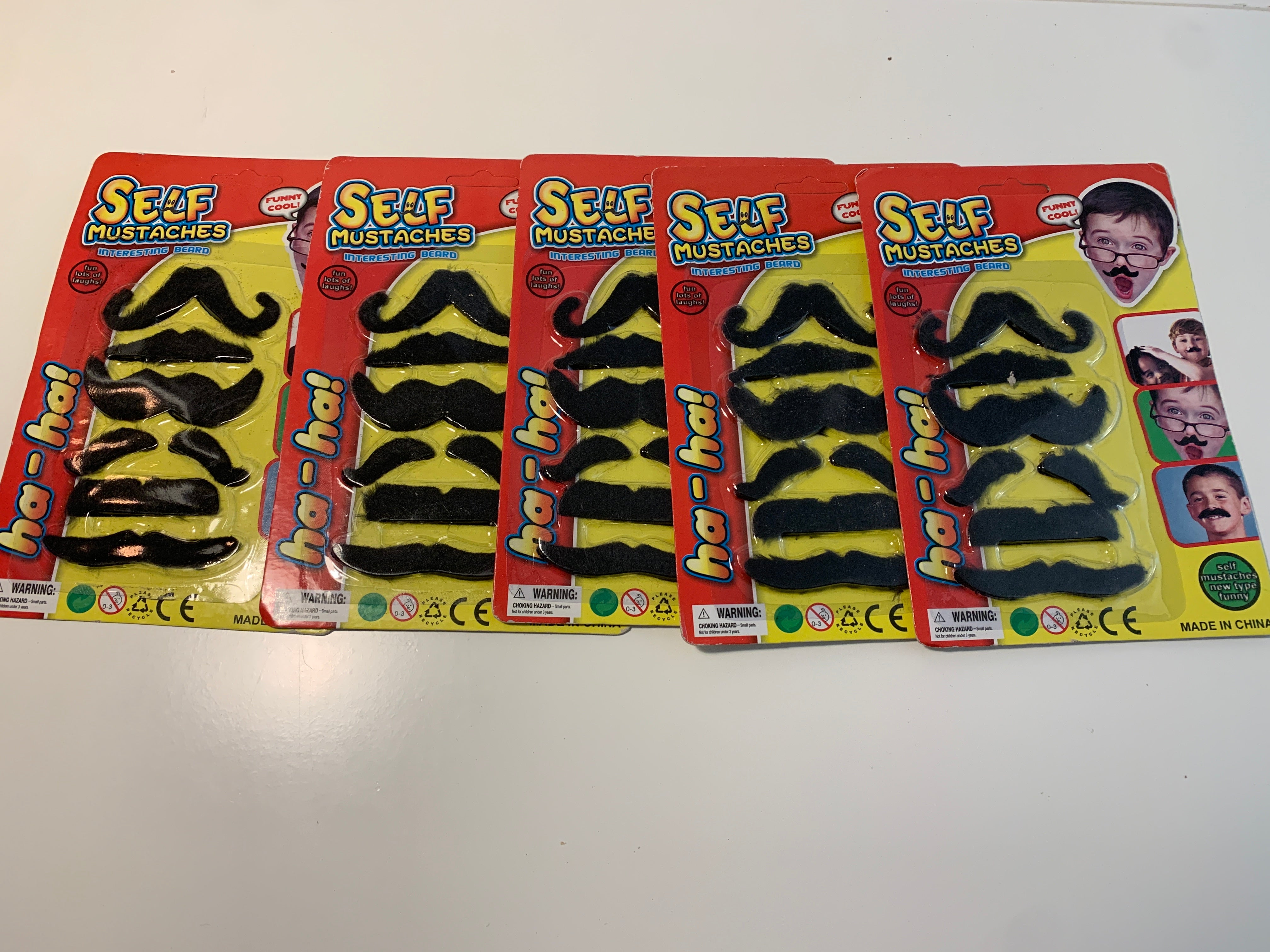 Self Mustaches – Pakke med 5 barter på kort