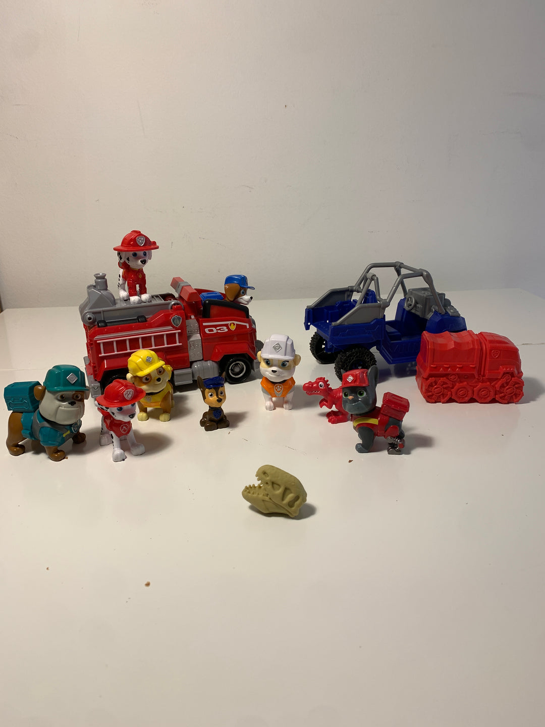 Paw Patrol kjøretøy og figurer lot