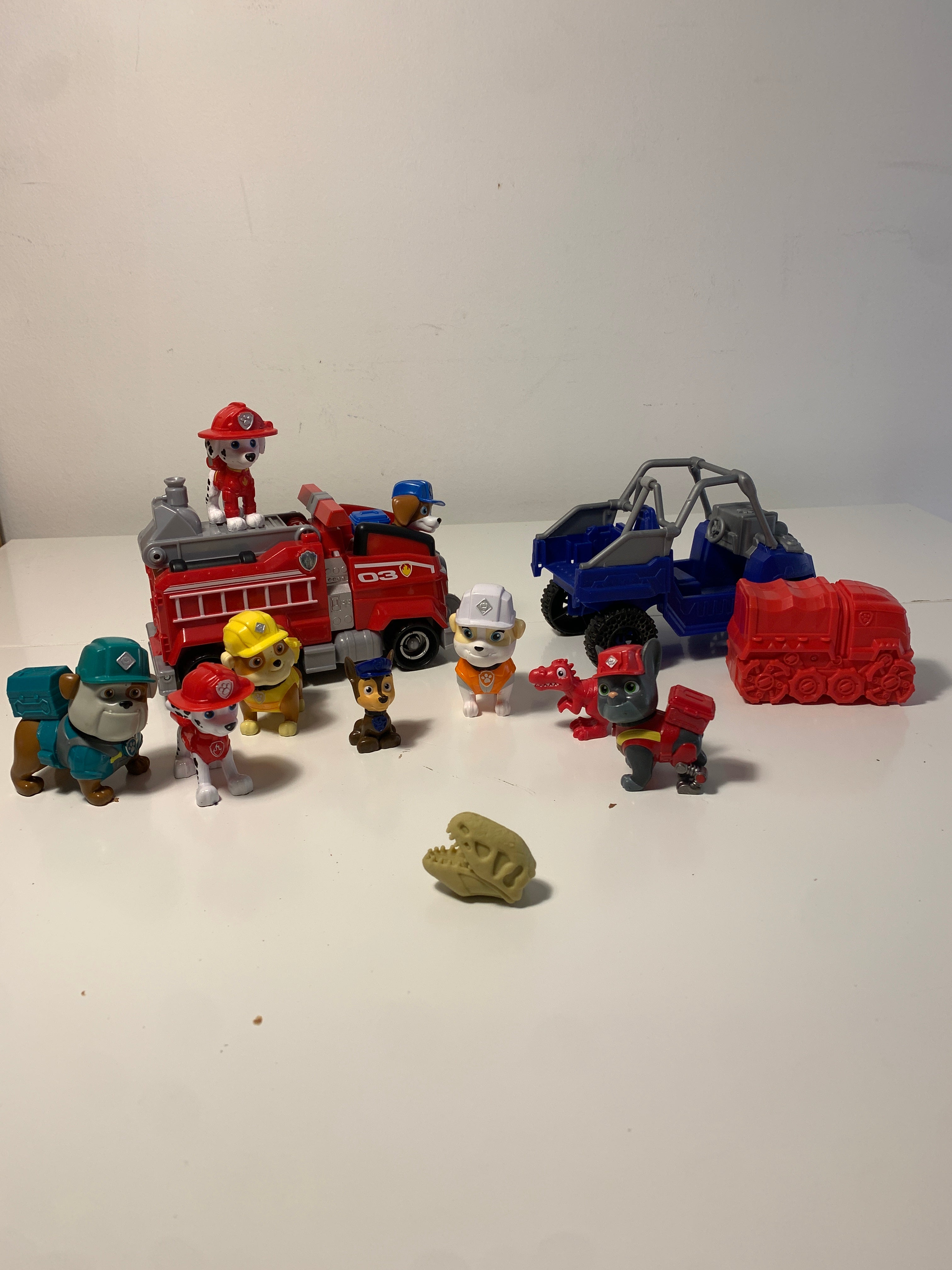 Paw Patrol kjøretøy og figurer lot