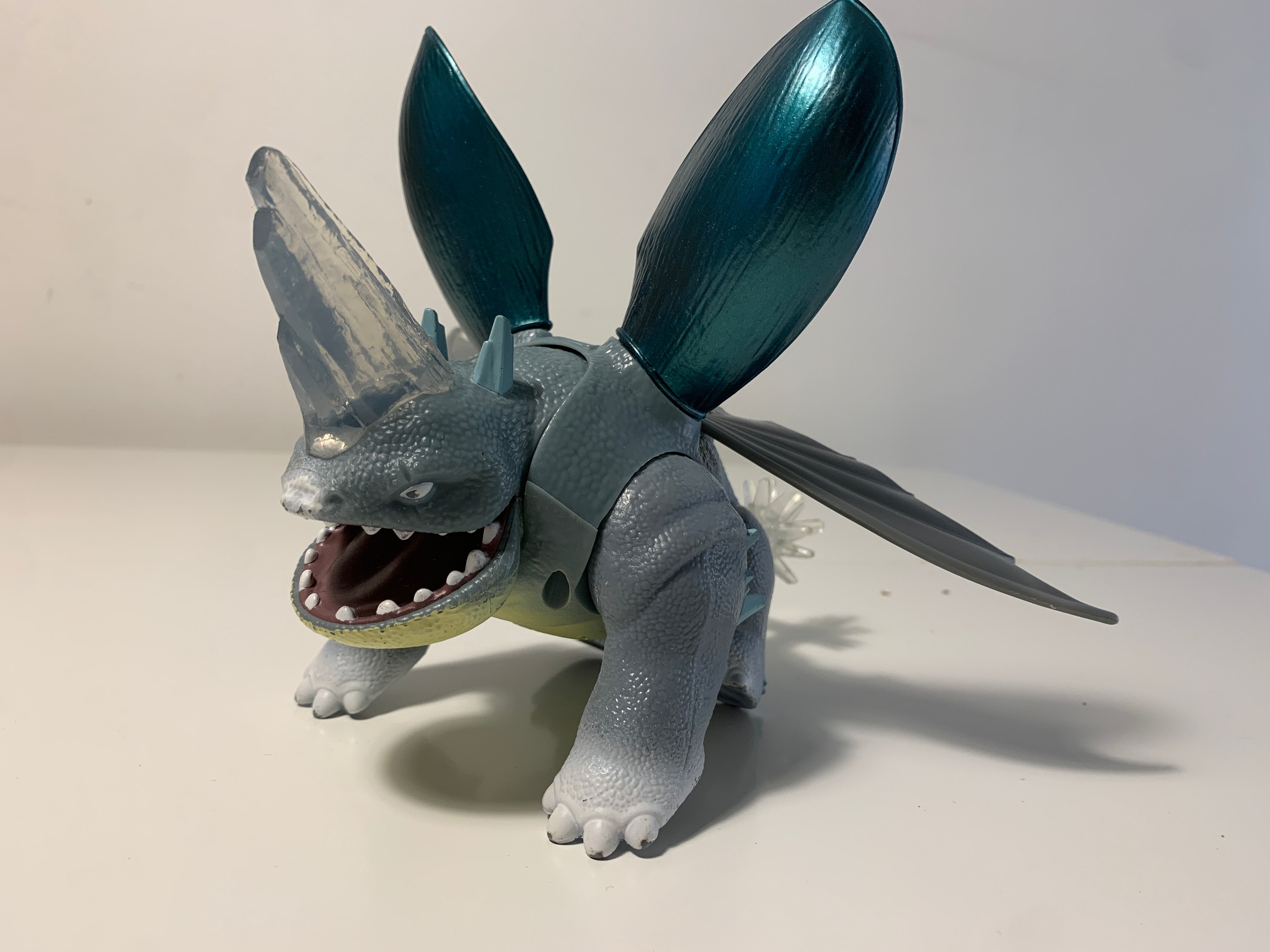 Dragons: The Nine Realms Plowhorn figur