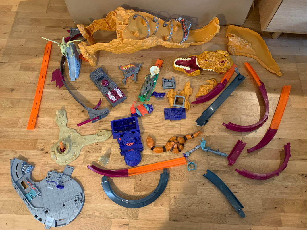 Hot Wheels T-Rex Dinosaur lekesett