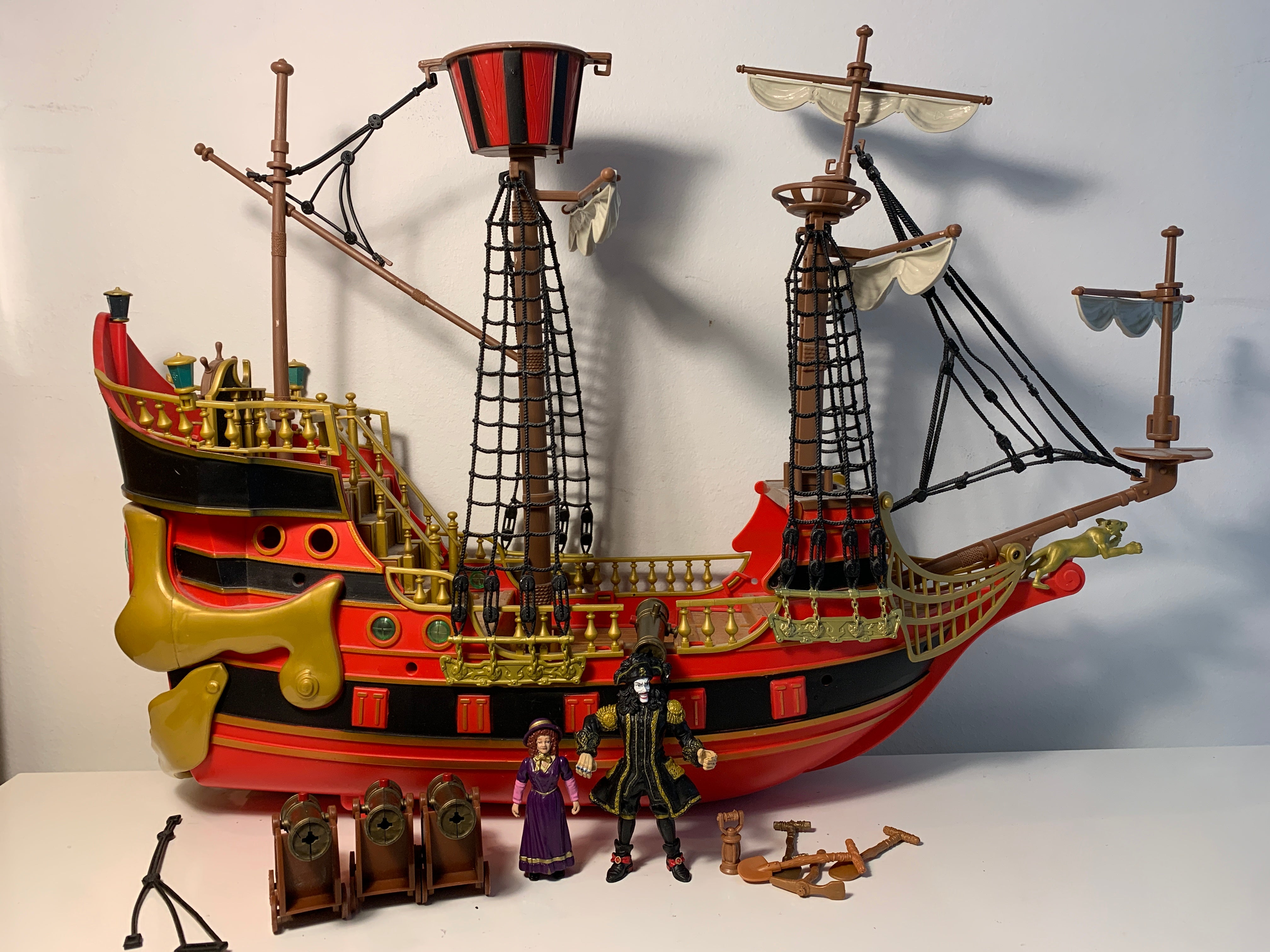 Disney Peter Pan Kaptein Krok piratskip med figurer